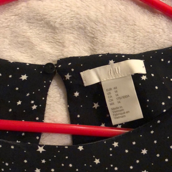 Flowing star print top - Picture 2 of 4